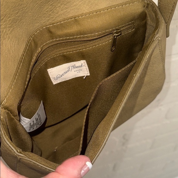 Universal thread purse adjustable strap green faux leather NEW - Picture 5 of 6